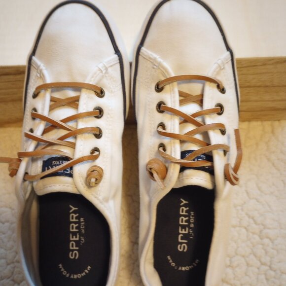 Sperry - Picture 8 of 12